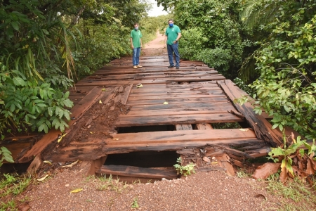 Prefeito e secretário visitam pontes que serão construídas na Zona Rural de Rosário Oeste