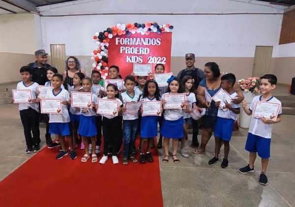 Com apoio da prefeitura, Proerd Kids forma alunos em Rosário Oeste