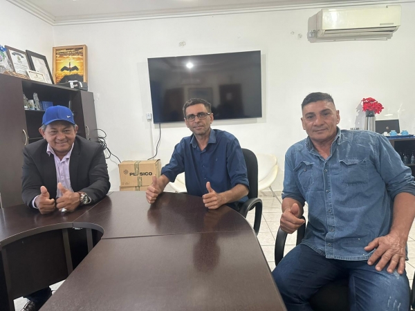 Prefeito Alex Berto atende reivindicações de vereador Lider do Governo, João Augusto (Tito da Forquilha) e moradores do Distrito do Marzagão