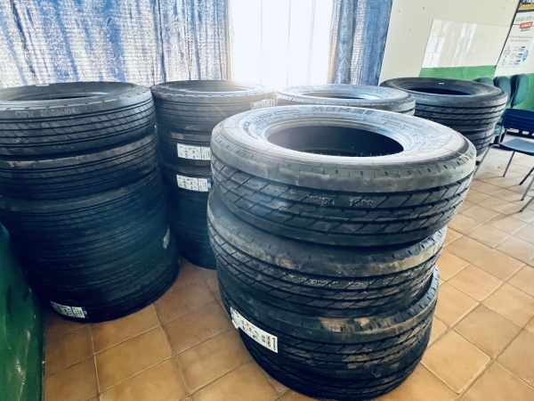 Prefeitura Municipal De Rosário Oeste adquire pneus novos para atender a frota escolar do município.