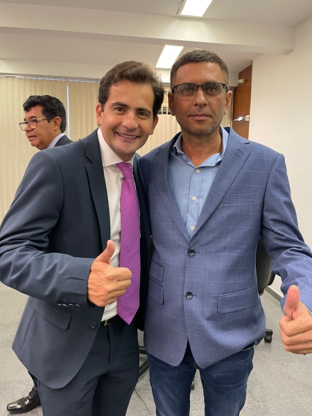 Prefeito Alex Berto em Brasília apresentando projetos para senador, Fábio Garcia (UB)