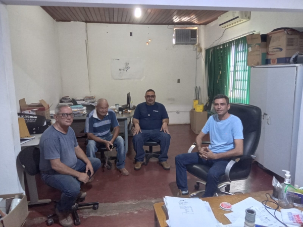 Prefeito Alex Berto reuniu com o secretário de infraestrutura e sua equipe para tratar sobre cronograma de ações de obras do município.