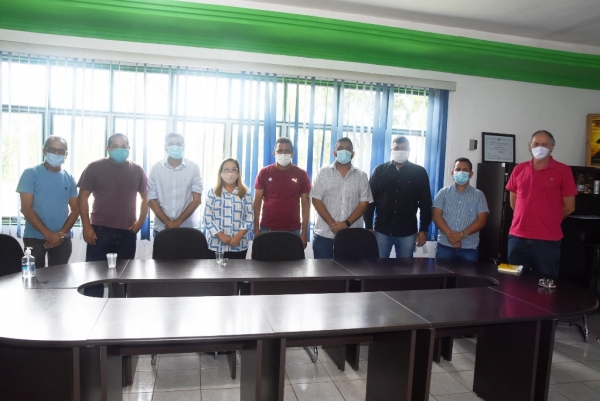 Prefeitos de Rosário, Jangada e Acorizal se reúnem com Cartorários para resolver a problemática da regularização fundiária.