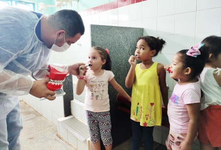 Crianças da Creche Municipal recebem orientações sobre saúde bucal