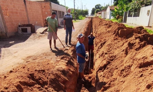 DAE faz troca de antigos canos de amianto em Rosário Oeste